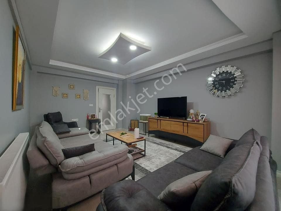 Odunpazarı Emek Satılık Daire Poyraz Emlak’tan Emek Mahallesi’nde Ertaş Caddesi Üzeri 3+1 130 M² Satılık Daire