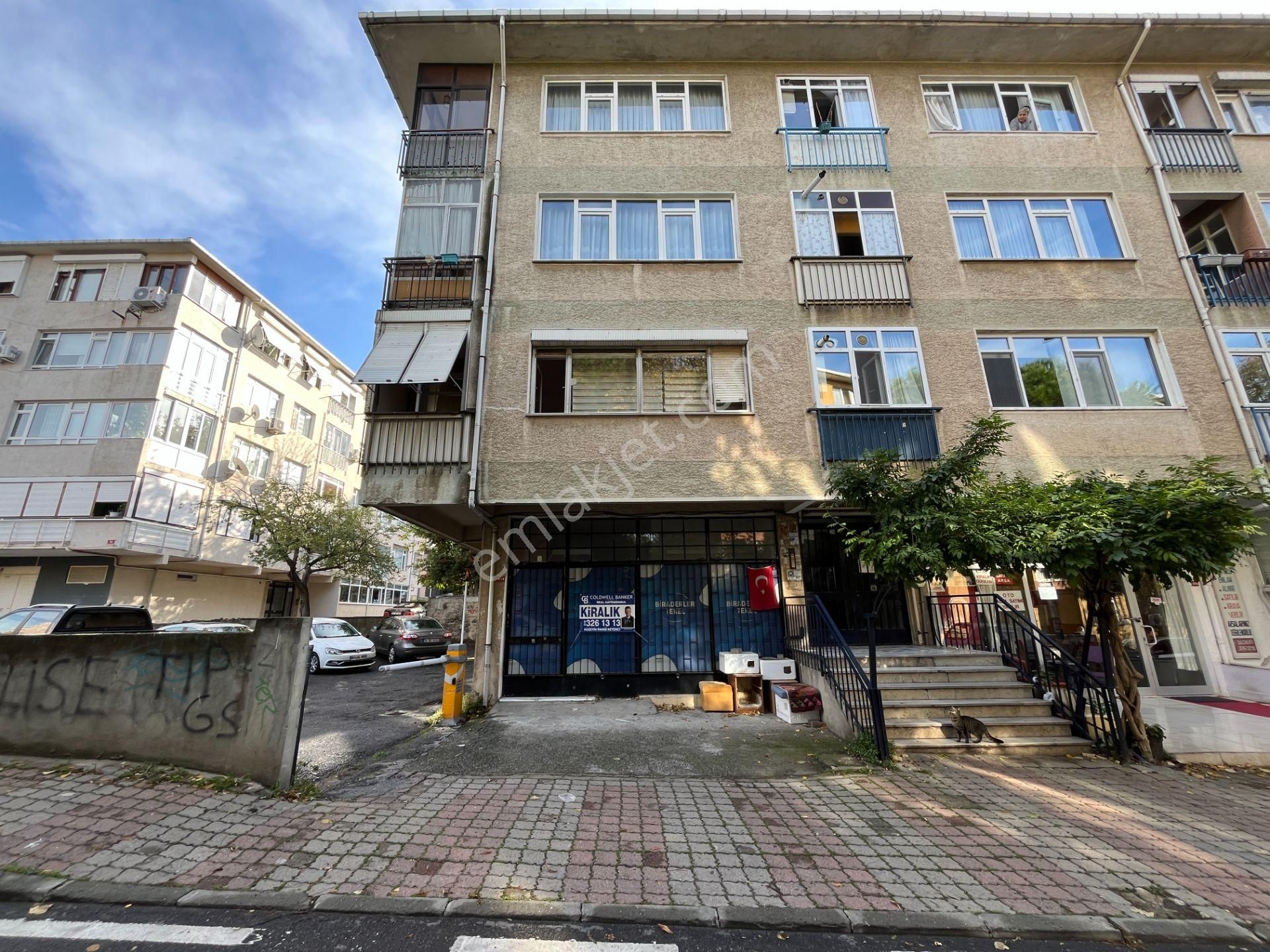 Kadıköy Acıbadem Kiralık Dükkan & Mağaza  Acıbadem Mustafa Bey Sokakta Mutfak ve Wc'li Kiralık Dükkan