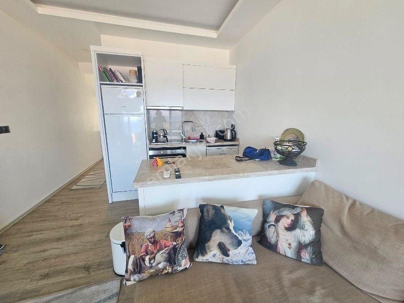 İzmir Çeşme Ayasaranda Denize Sıfır Havuzlu Sitede Satılık Rezidans Daire - Görsel 9