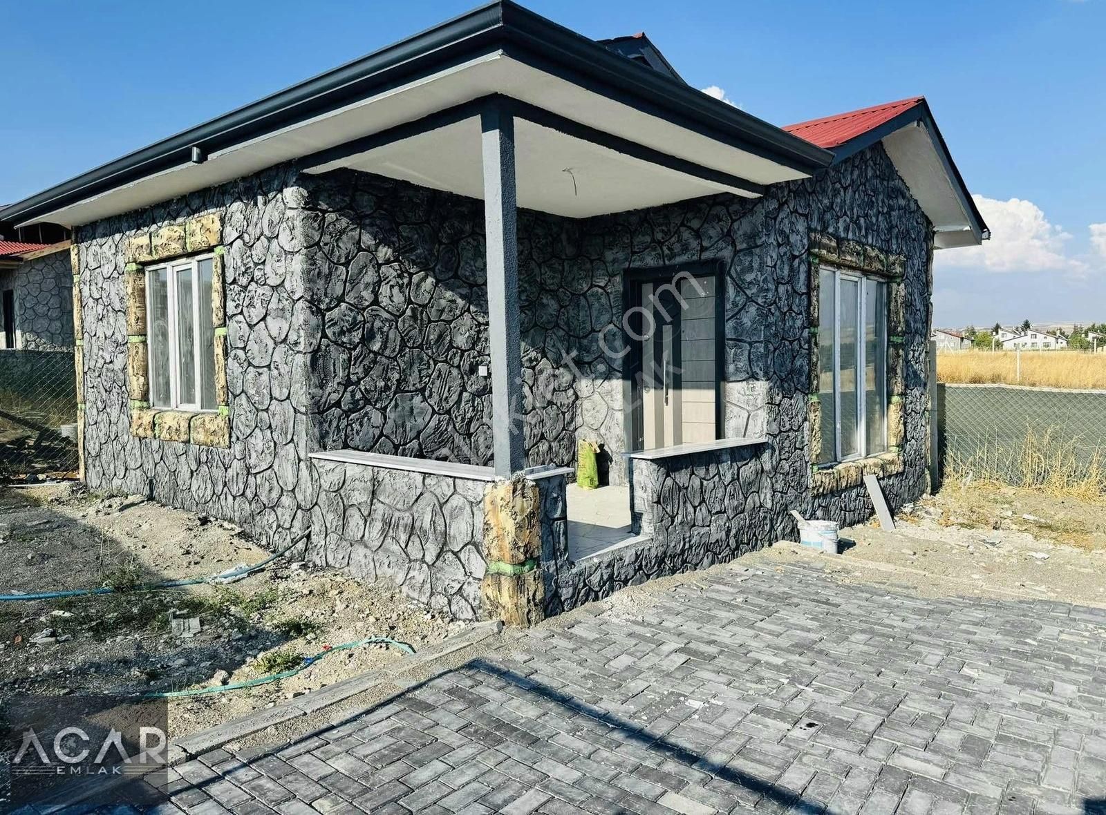 Akyurt Büğdüz Satılık Müstakil Ev Acar Emlak'tan Taş Desen Görünümlü Doğa İle İç İçe Mini Villa*