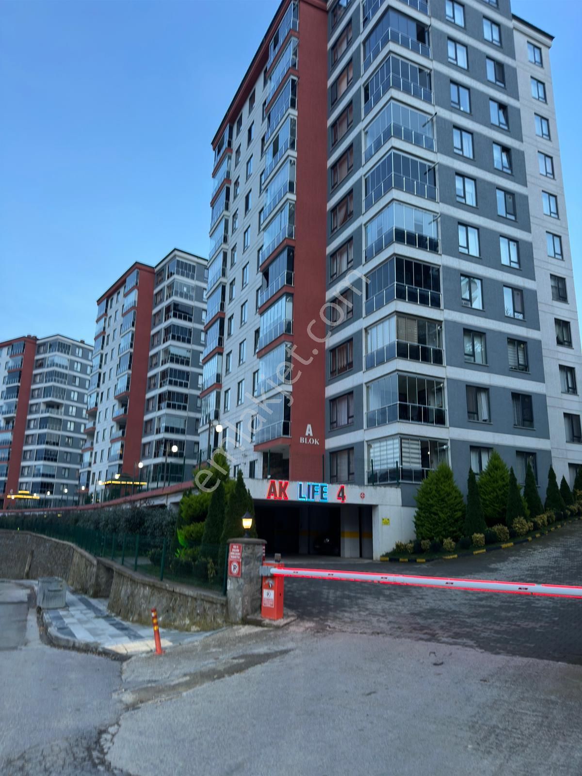 Ortahisar Çukurçayır Satılık Daire Trabzon Çukurcayırda Ak life Sit. Acil Satılık Daire