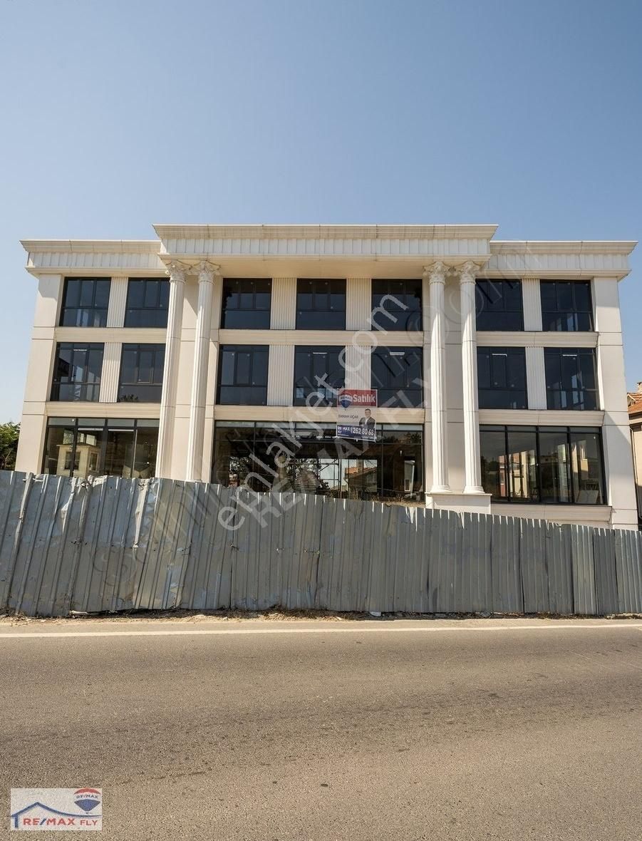 Re/max Fly'dan E-5 Üzerinde Ticari Katlı İş Merkezi Kiralık Bina - Görsel 2
