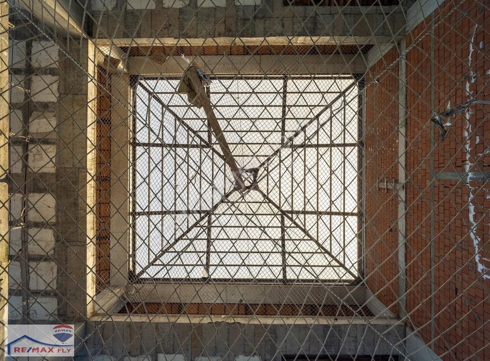 Re/max Fly'dan E-5 Üzerinde Ticari Katlı İş Merkezi Kiralık Bina - Görsel 3