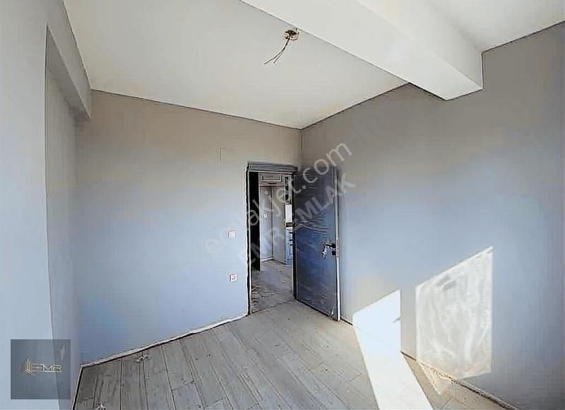 Emr'den Çınarlı Mezarlığı Yanı 1+1 Satılık Lüks Daire Fırsat ! - Görsel 4