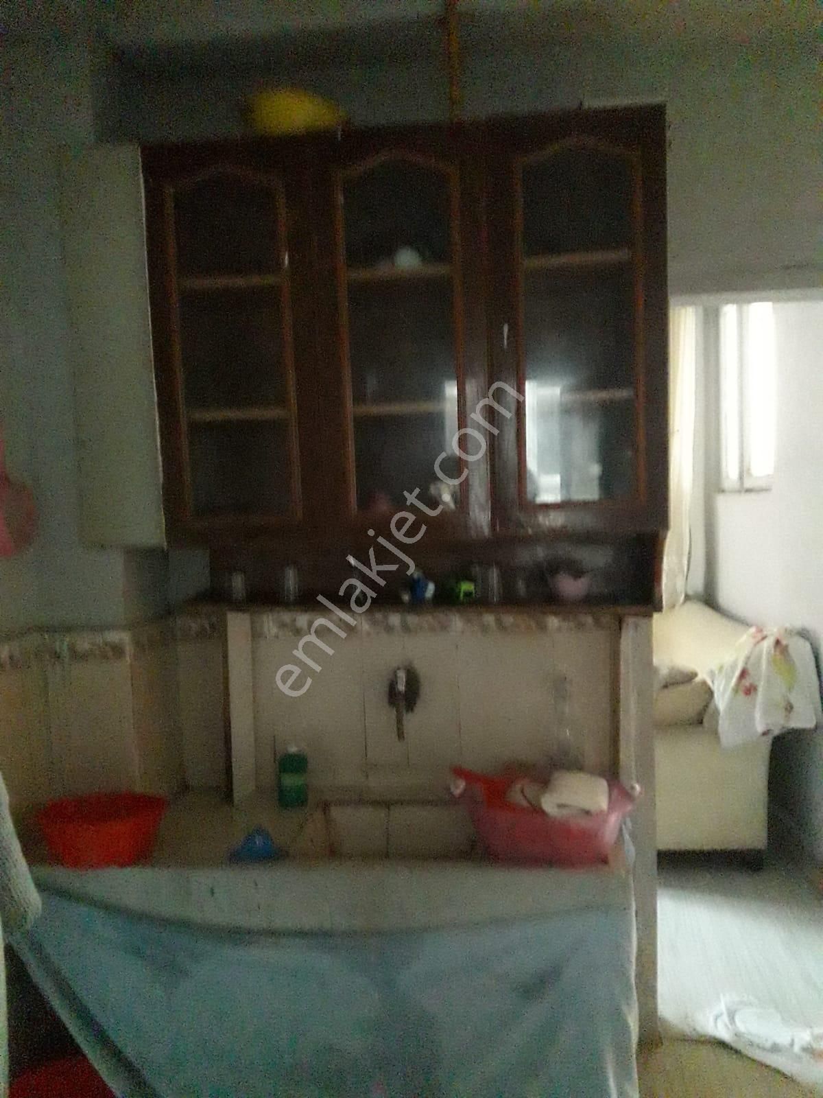 Selen Emlaktan 1 Nolu Erdoğduda Kısmi Eşyalı Giriş Kat Kiralık Ev