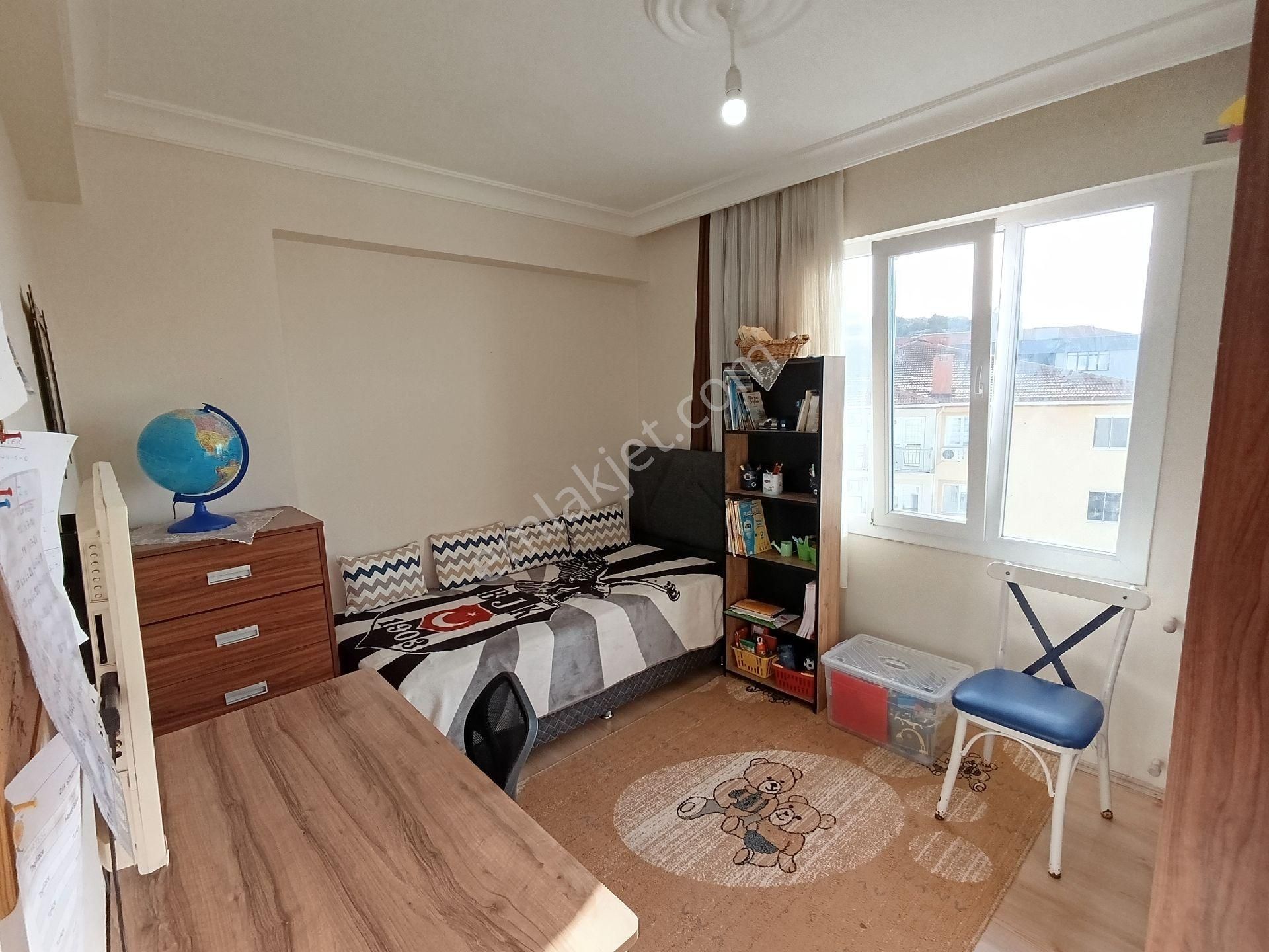 Kuşadası Ticaret Odası Arkasında Acill Satılık 3+1 Havuzlu Site İçerisinde - Görsel 6