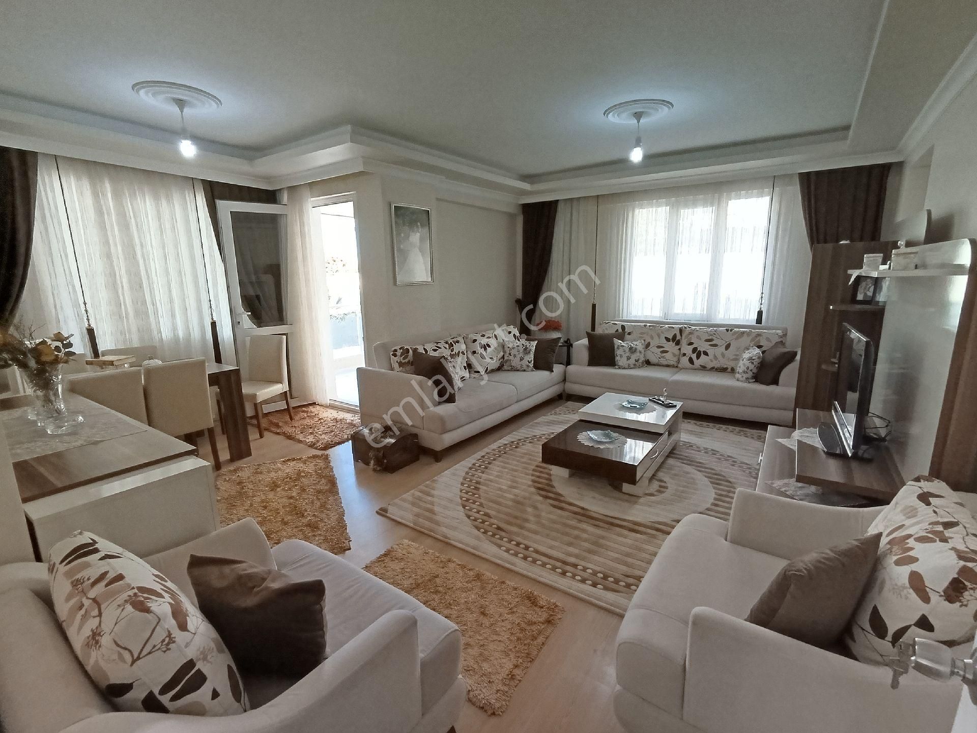 Kuşadası Ticaret Odası Arkasında Acill Satılık 3+1 Havuzlu Site İçerisinde - Görsel 3