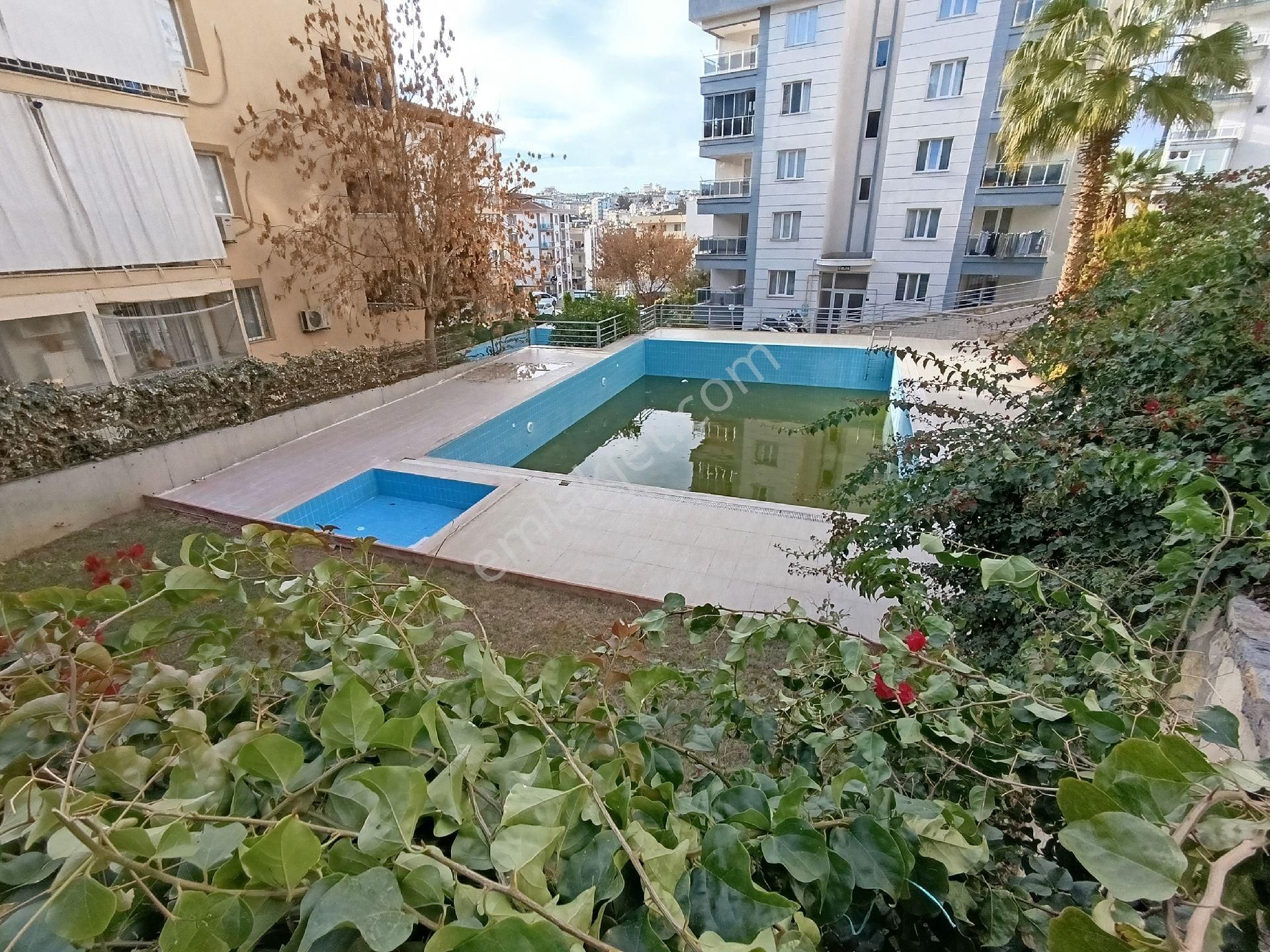 Kuşadası Ticaret Odası Arkasında Acill Satılık 3+1 Havuzlu Site İçerisinde - Görsel 35