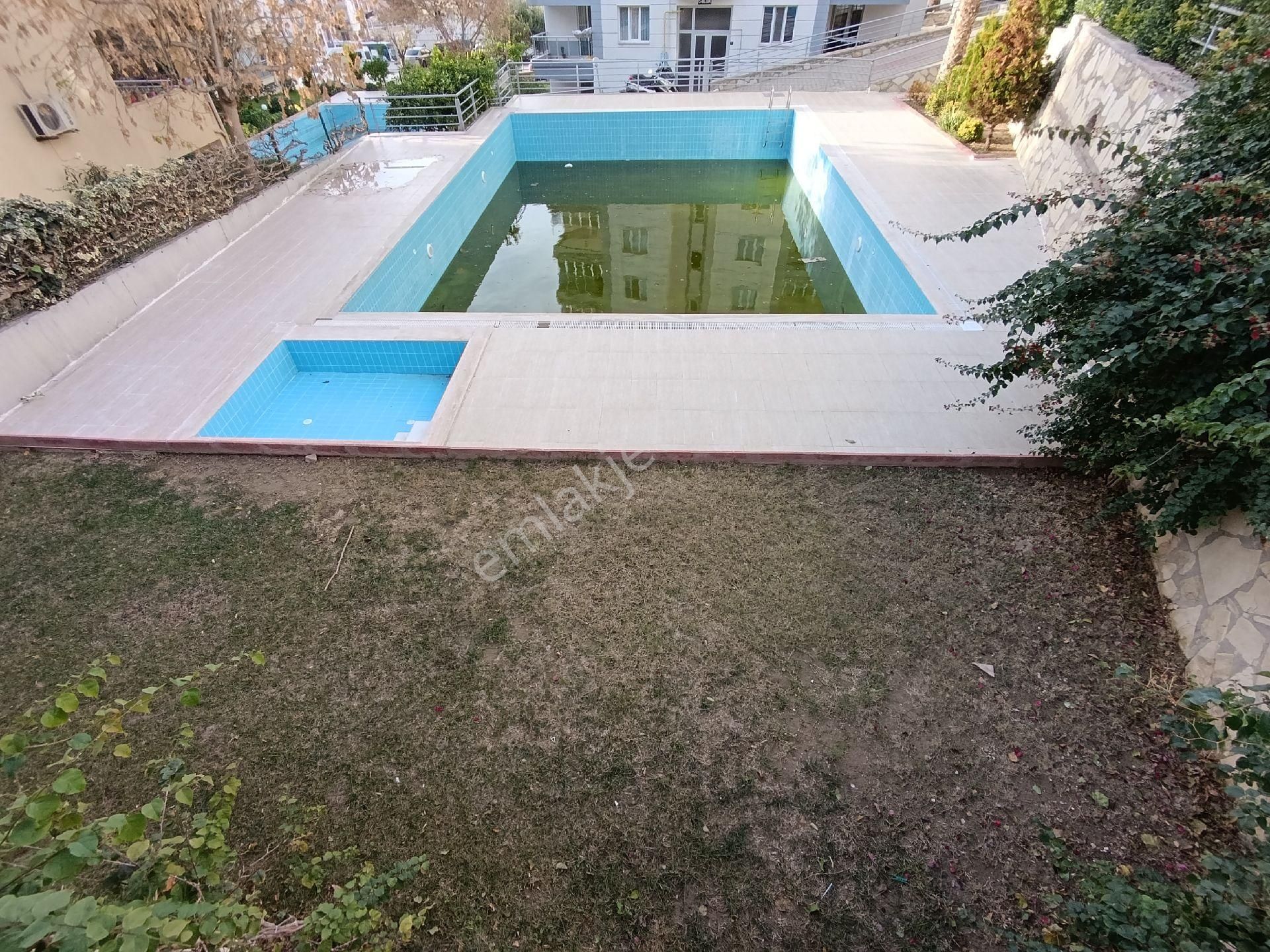 Kuşadası Ticaret Odası Arkasında Acill Satılık 3+1 Havuzlu Site İçerisinde - Görsel 34