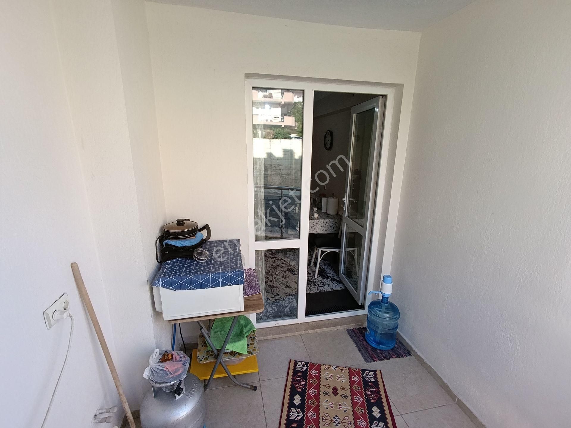 Kuşadası Ticaret Odası Arkasında Acill Satılık 3+1 Havuzlu Site İçerisinde - Görsel 8