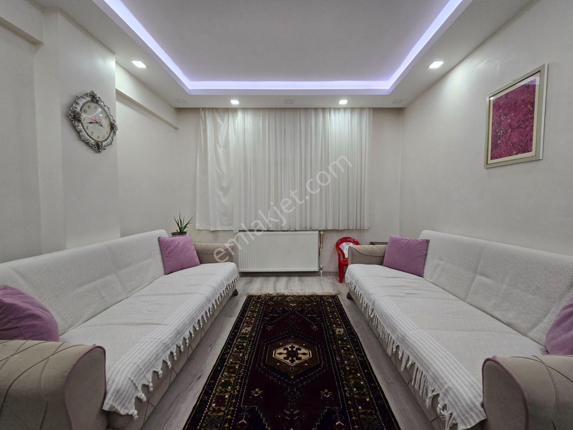 Gaziosmanpaşa Sarıgöl Satılık Daire Ordu Cad.g.o.p Meydana Yakın Masrafsız Satılık 2+1 Daire 90 M2