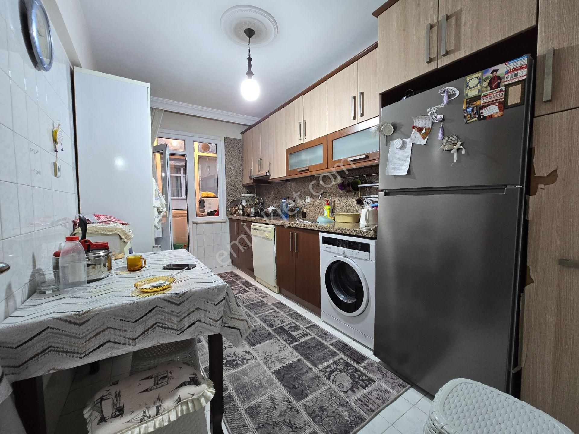 Gaziosmanpaşa Sarıgöl Satılık Daire Ordu Cad.g.o.p Meydana Yakın Masrafsız Satılık 2+1 Daire 90 M2