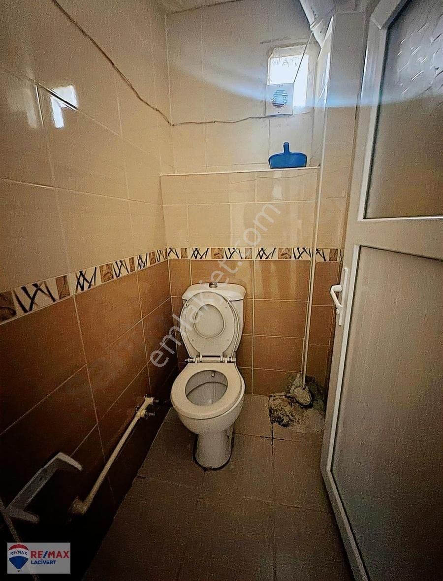 Palandöken Adnan Menderes Kiralık Daire Re/max Lacivert'ten Yenişehirde Kİralık 3+1 Bodrum Daire