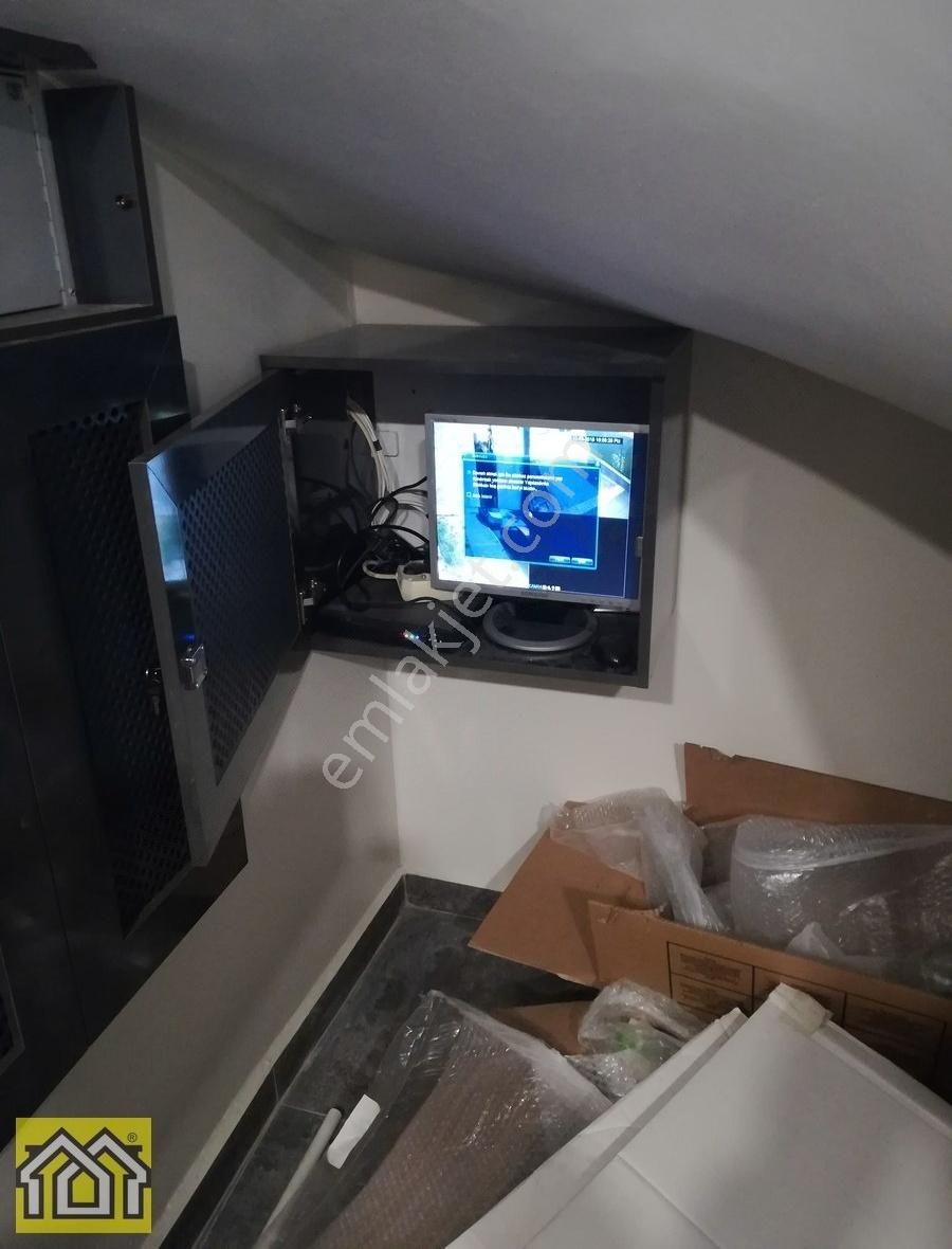 Balçova Eğitim Kiralık Daire Üçkuyalar'a Yakın 2+1 Asn.lü Kombili Önü Açık Yeni Daire