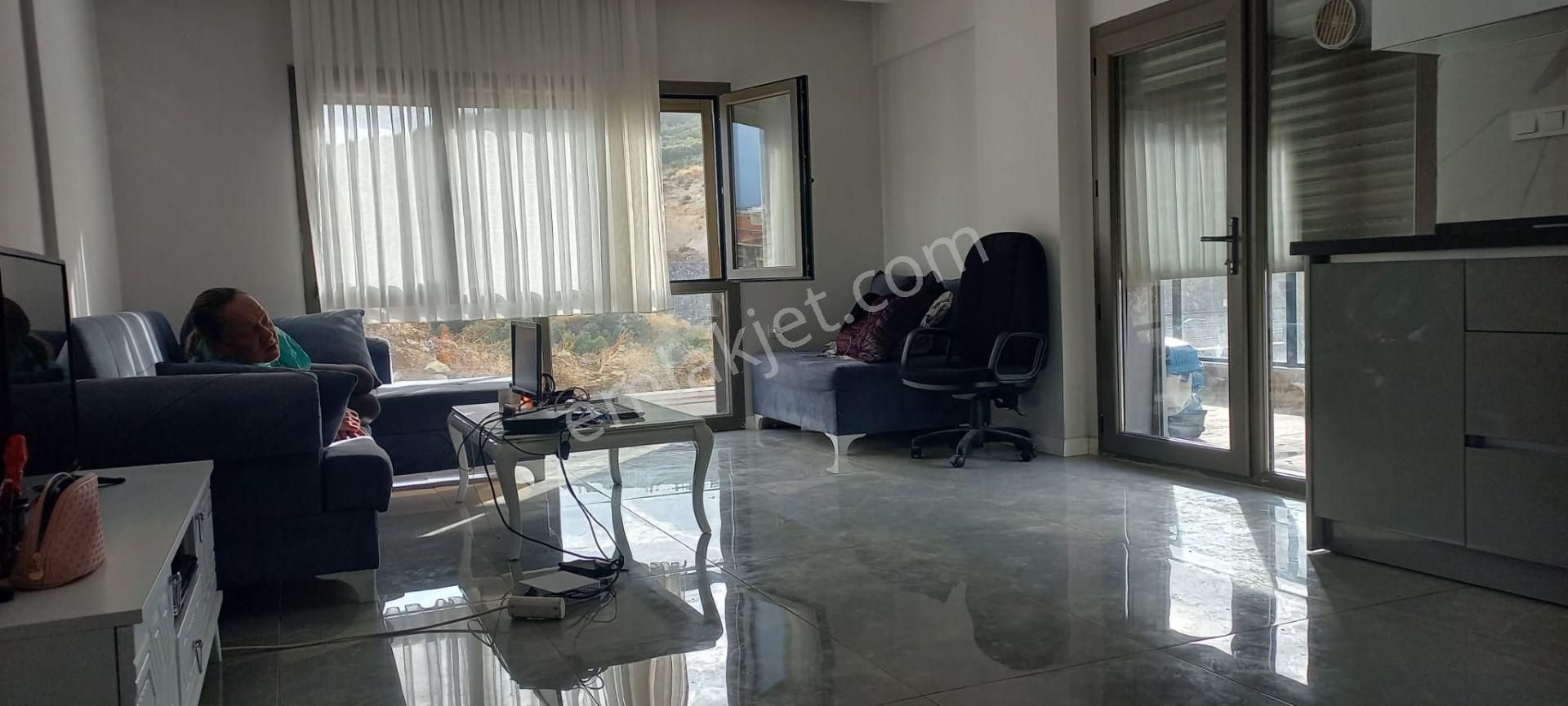 Aliağa Yeni Kiralık Daire  Aliağa Yeni Mahallede Eşyalı Kiralık Daire