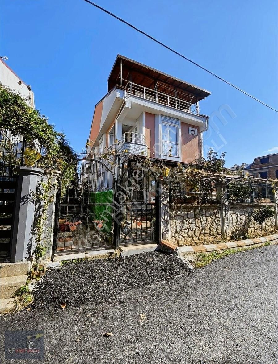 Kocaali Yalı Satılık Villa **fırsat**merkez Plajda 3+1 Müstakil Bahçeli Lüks Tribleks Villa