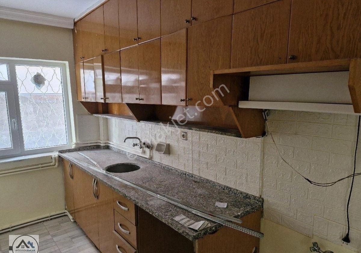 Çorum Merkez Bahçelievler Kiralık Daire Aydoğdu Emlaktan Kiralık Polıs Lojmanları Cevresı 2+1 Duz Gırıs Parke Ve Wc Ler Yenı Yapılmıstır