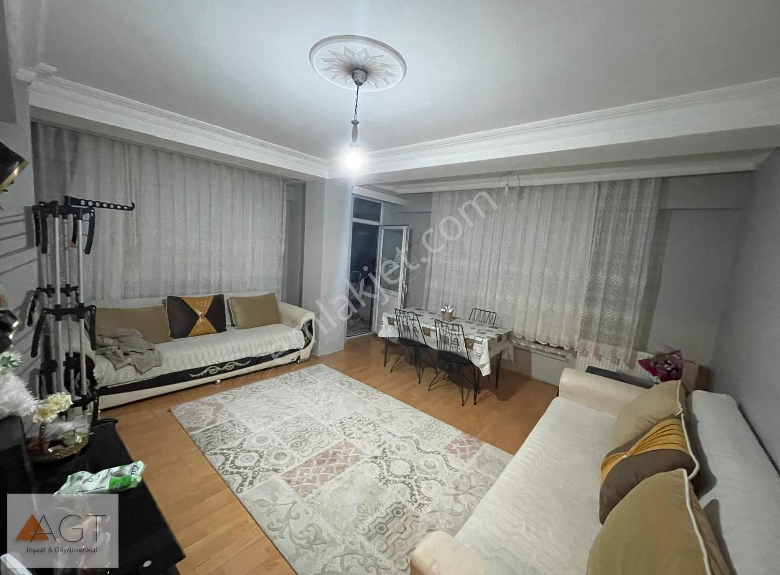 Ümraniye Armağanevler Satılık Daire AGT'DEN ARMAĞANEVLER MAH. 2+1 90M2 DÜZ GİRİŞ SATILIK KONUT