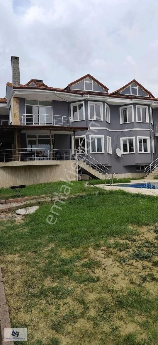 Silivri Ortaköy Satılık Villa 2100m2 Arsa Üzerine 4 Kat İkiz Villa Havuzlu Peyzajlı