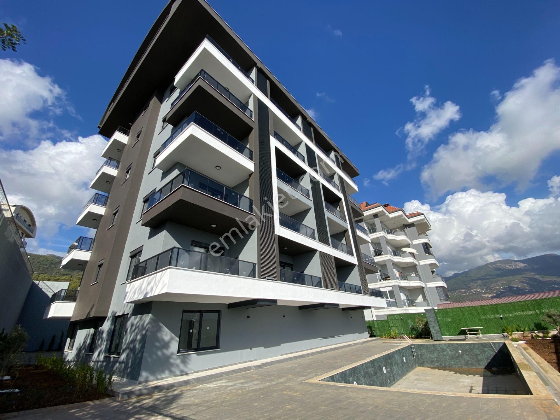 Antalya Alanya Site İçerisinde Satılık Daire  PANORAMİK DENİZ DOĞA MANZARALI GENİŞ 2+1 SATILIK DAİRE