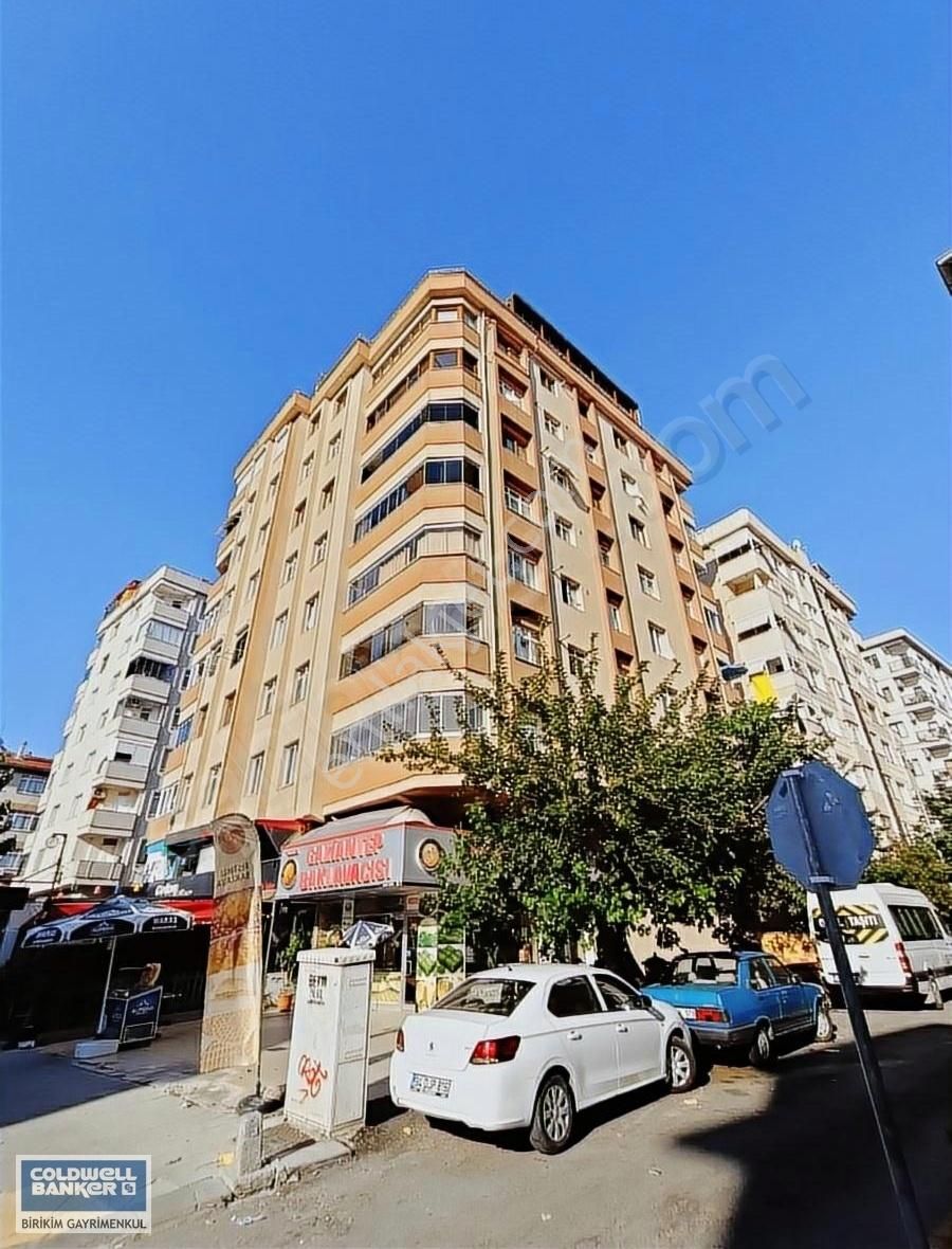 Maltepe Bağlarbaşı Satılık Daire CADDE ÜZERİ SÜPER LOKASYONDA FERAH 3+1