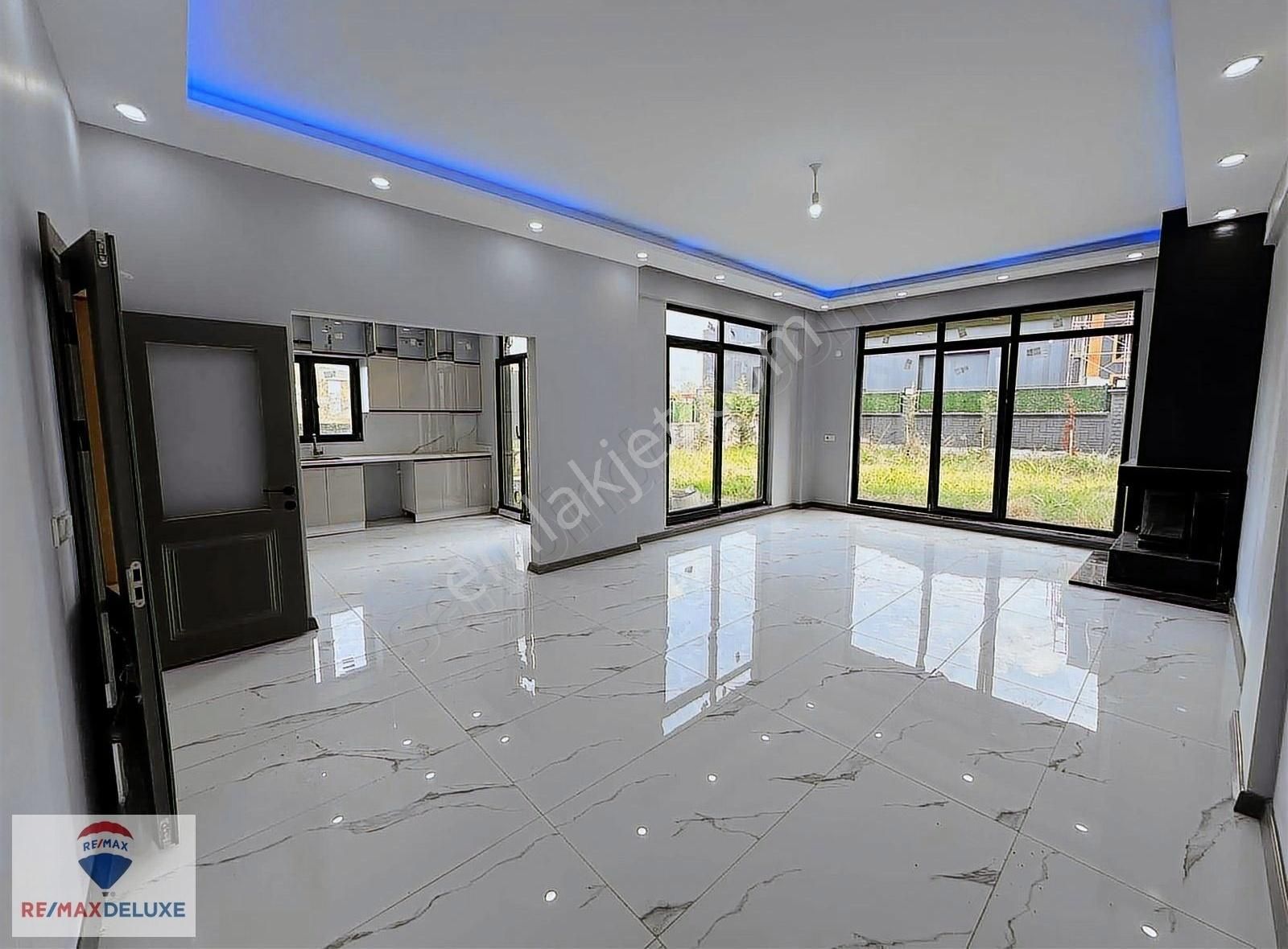 Kartepe Fatih Sultan Mehmet Satılık Villa Remax Deluxe Den Muhteşem Müstakil Villa 4+1 Satılıktır