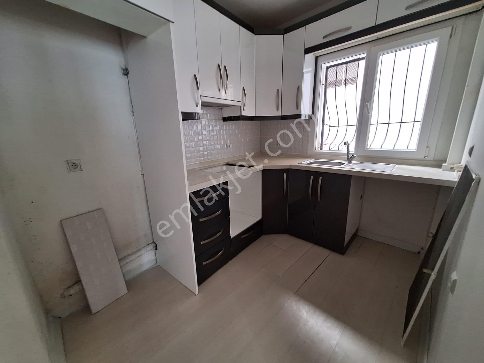 İzmir Konak Okula Yakın Kiralık Daire  konak hatay pazaryerine yakın 2+1 kiralık daire