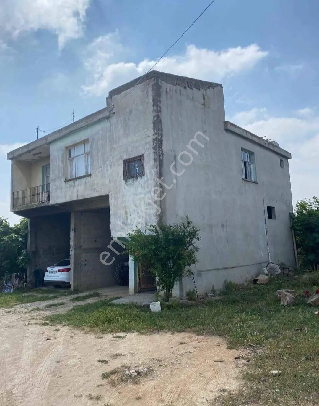 Sarıçam Mustafalar Satılık Tarla 1300m2 Arsa İçinde 2 Katlı Köy Evi Ve Ahır Kelepir