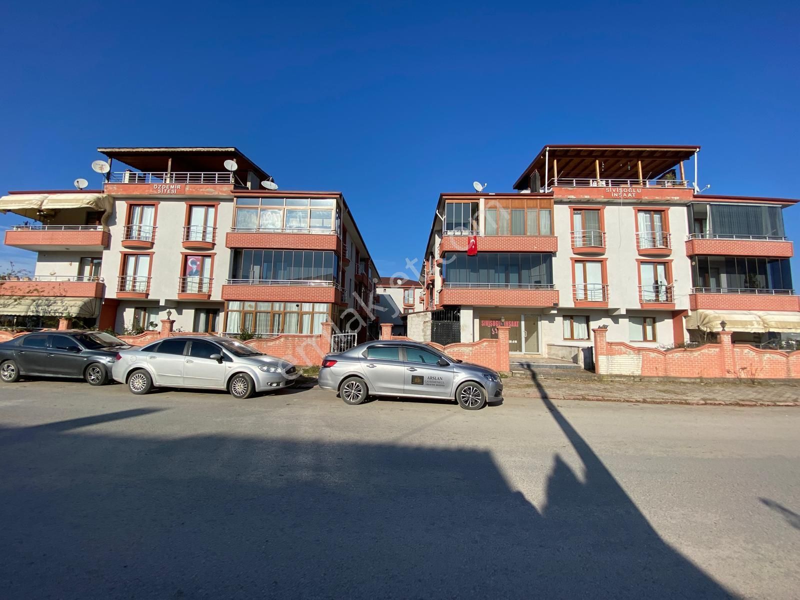 Arslan'dan Yılın Son Fırsatı!! Sitede Cam Balkonlu Hazır Daire