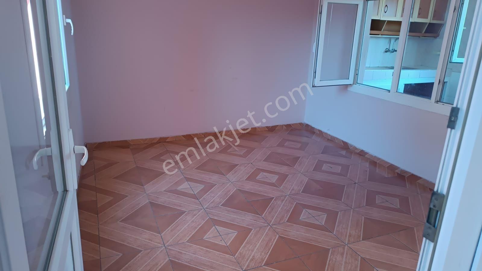 Seyhan Yeşilyurt Kiralık Daire Yesilyurt Gulek Cami Civari Temizterasli Studyo Daire