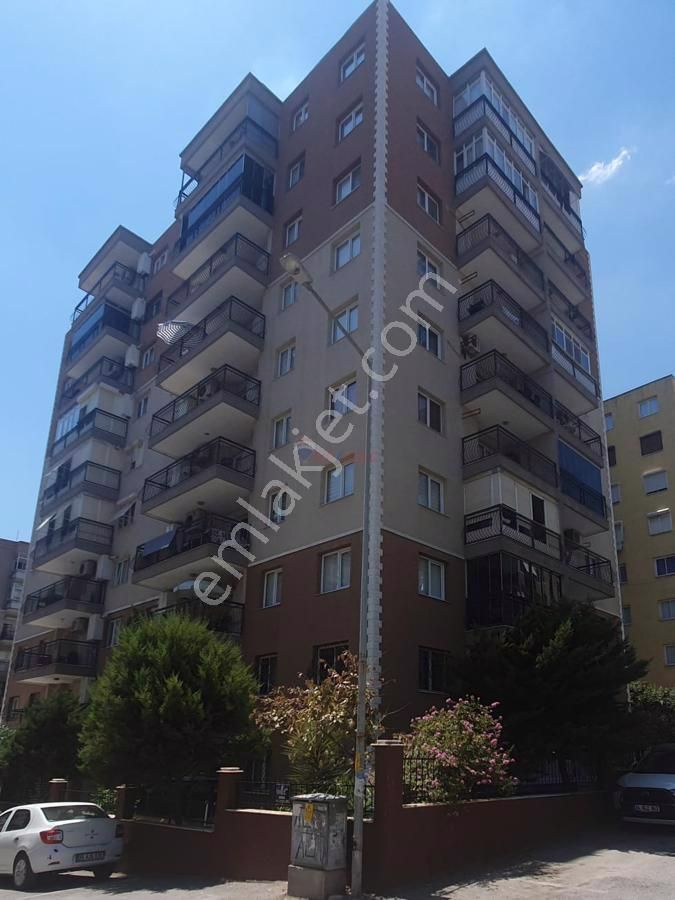 İzmir Buca Okula Yakın Kiralık Daire BUCA Efeler'de 3+1 Site İçi Kiralık: Geniş ve Ferah!