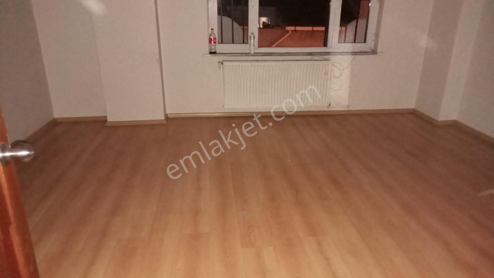 İstanbul Bayrampaşa Metrobüse Yakın Kiralık Daire Bayrampaşa Orta Mahalle 115 M2 Net 3+1 Kombi Petek Parke Balkon Kat 4