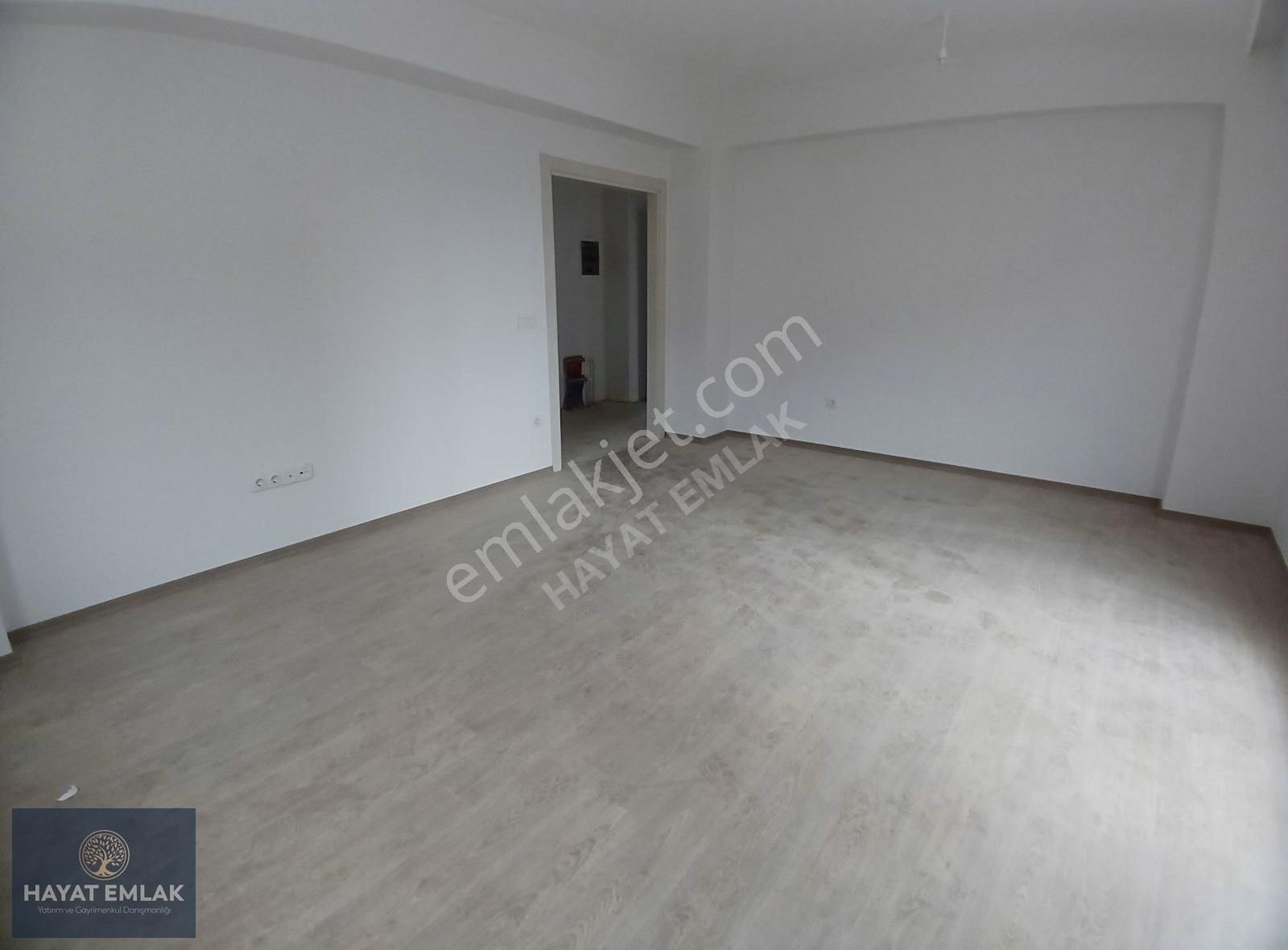 İstanbul Tuzla Metrobüse Yakın Kiralık Daire YAYLA MAHALLESİNDE, SİTE İÇERİSİNDE, ARA KAT, SIFIR 2+1 DAİRE