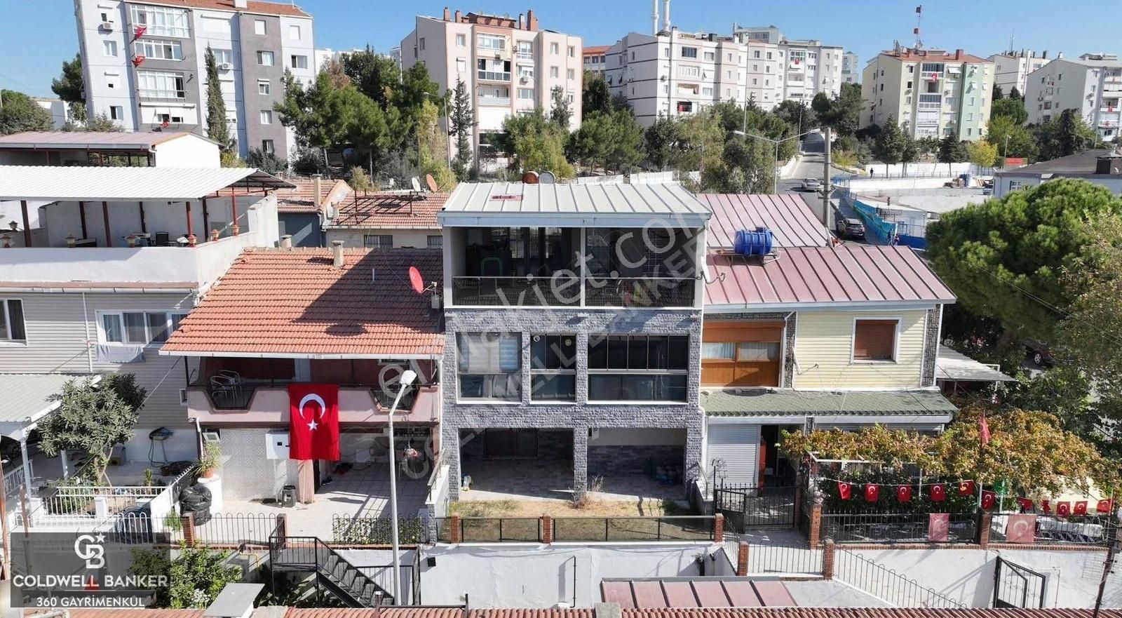 Buca Murathan Satılık Müstakil Ev İzmir Buca Murathan Mahallesi Satılık Triblex Müstakil Daire