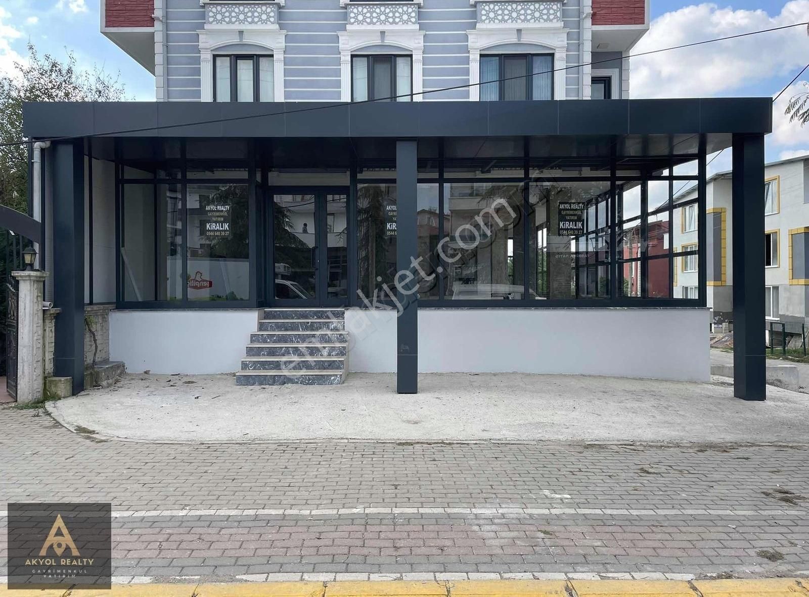 Kartepe Köseköy Kiralık Dükkan & Mağaza Köseköy Orhangazi Cad.üzeri Köşebaşı360m2 Bodrumlu Kiralıkdükkan