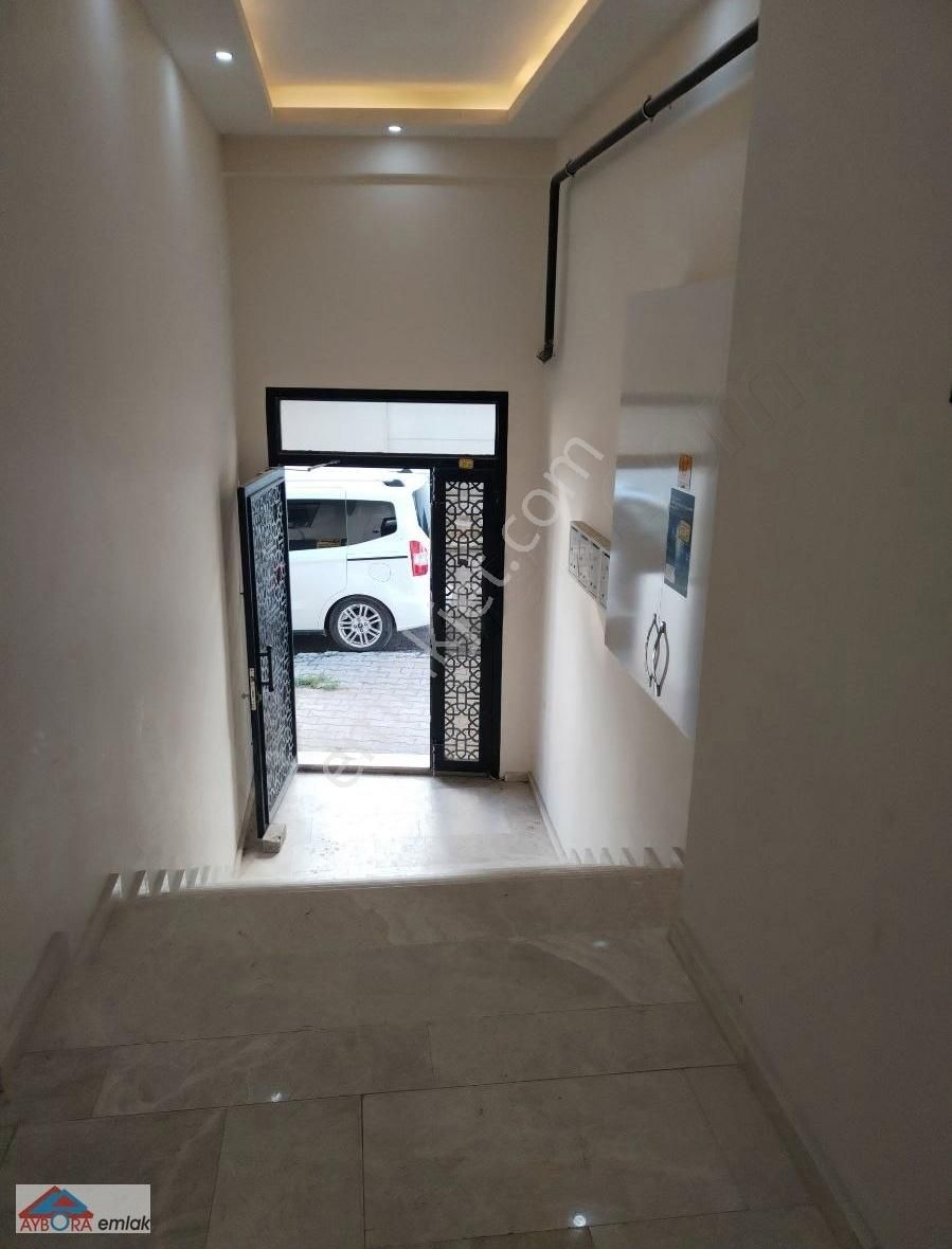 Çiğli Ahmet Efendi Kiralık Daire Ahmetefendıde 2+1kapalı Mutfak Ebebeyn Banyolu Kombili