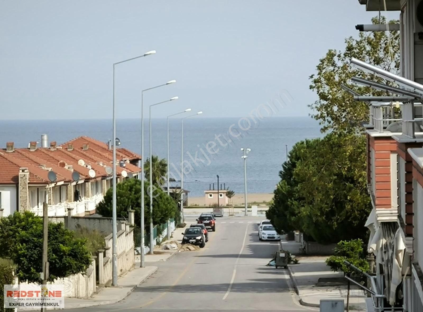 Karasu Aziziye Satılık Daire Aziziye'de Deniz Manzaralı Havuzlu Mutfak Ayrı 3+1 Dubleks Daire