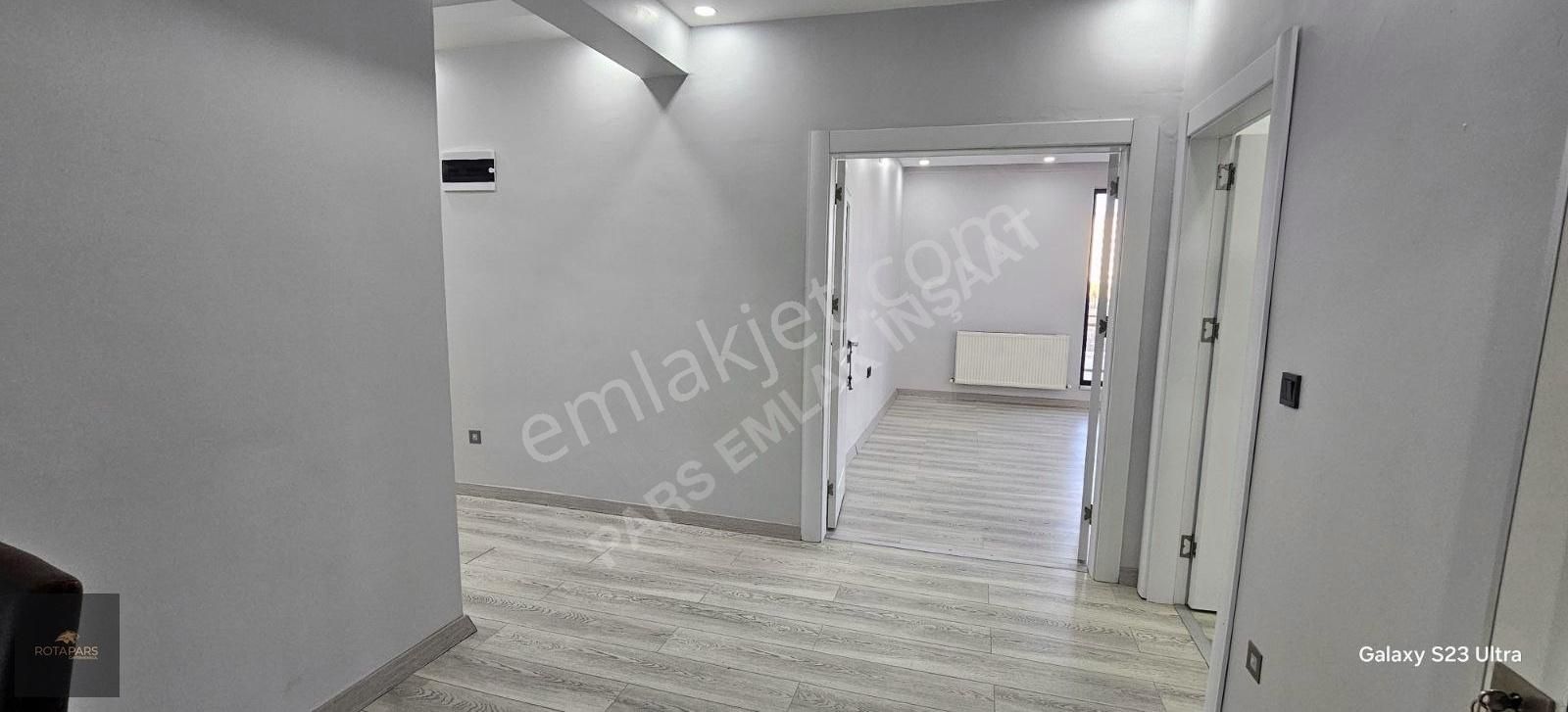 Kars Merkez Şehitler Kiralık Daire Ünv Karşısı Site İçinde Güneydoğu Cephe Yüksek Giriş Kiralık 3+1