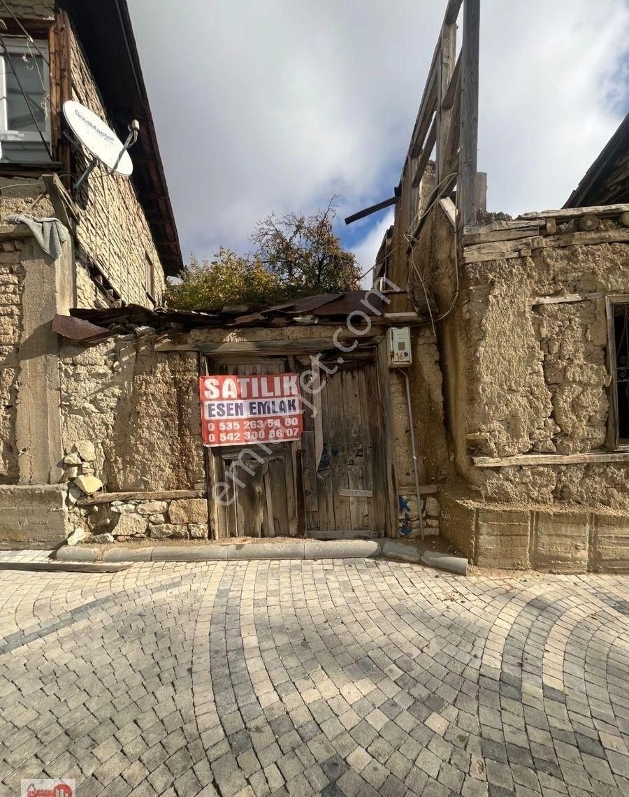 Antalya Elmalı Merkezi Lokasyonda 138m2 Arsa İçerisinde Satılık Kerpiç Bina - Görsel 2