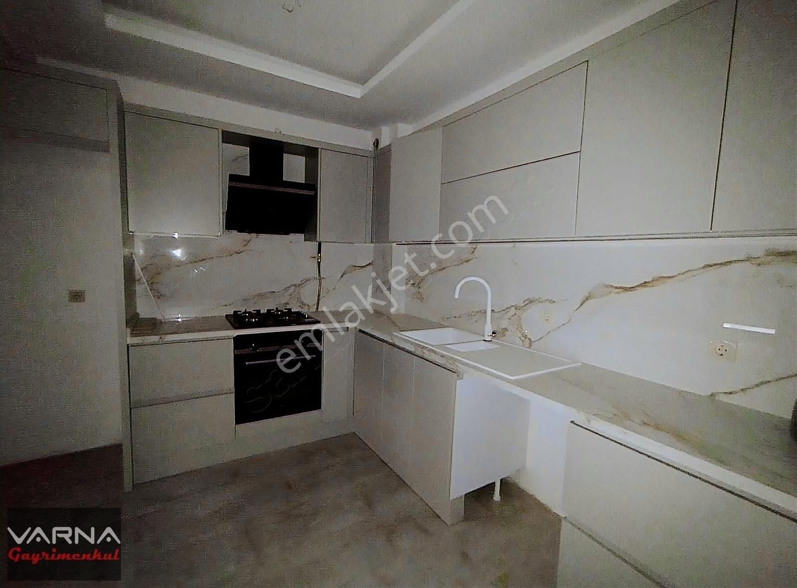 Menderes Kemalpaşa Kiralık Daire Menderes Atatürk Caddesi Üzeri Sıfır Kiralık 1+1 Ara Kat Daire