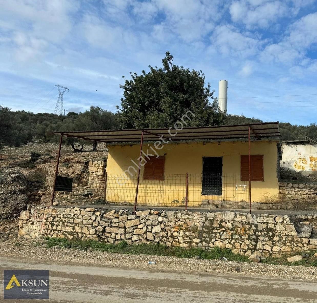 Tarsus Çevreli Satılık Ticari İmarlı Aksundan Çevreli Köyünde Muhat Köprü Yanı Ticari Konut