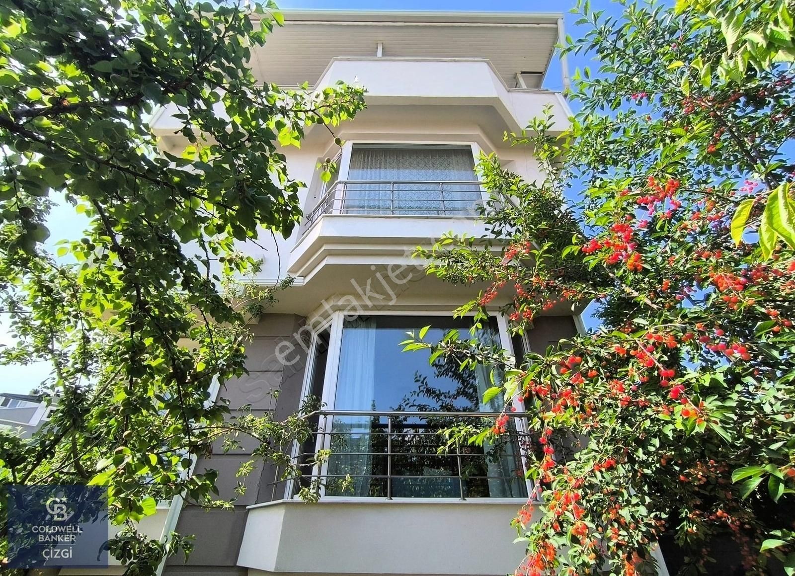 Çankaya Konutkent Satılık Villa Konutkent 2'de Satılık 6+2 Şahane Villa