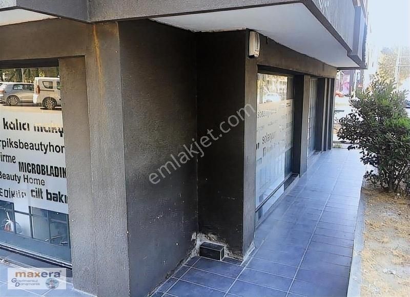 Bakırköy Kartaltepe Satılık Dükkan & Mağaza Bakırköy İncirli Caddesinde Köşe Giriş:200m2 Alt Kat:550m2 750m2