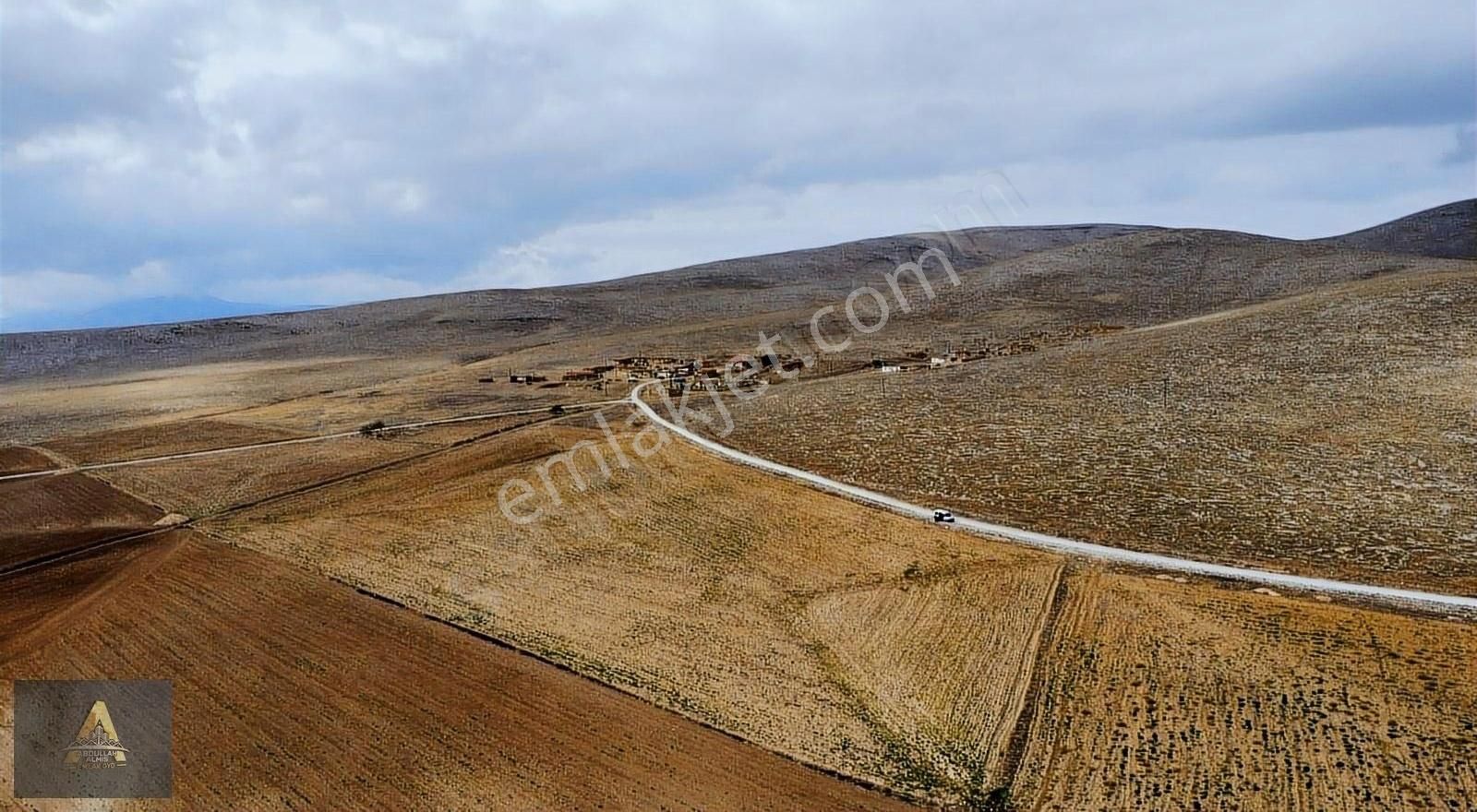 Emirdağ Leylekli Köyü Satılık Tarla Yatırım Fırsatı Elektrik Su Başında 29.750 Metre Yollu Tarla