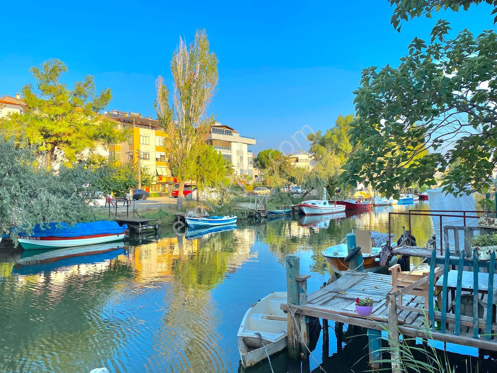 Edremit Akçay Satılık Daire Yükselden İkizçayda Denize 100 Metre Arakat Masrafsız 3+1 Daire