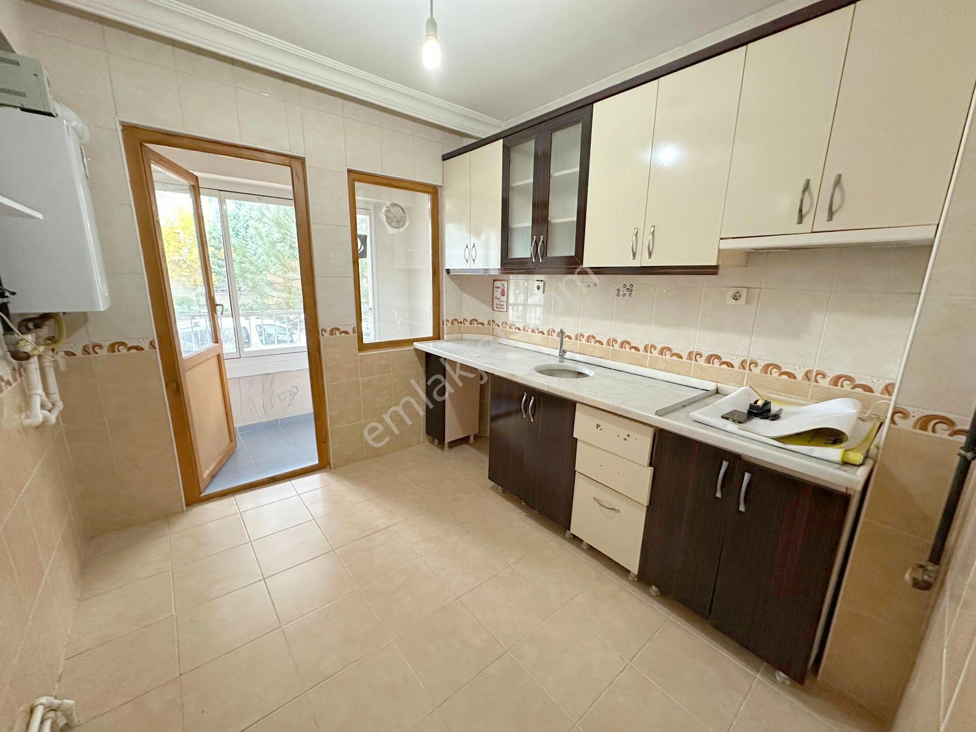 Keçiören Esertepe Satılık Daire  ÇAMBAŞI CADDESİNE KOMSU 3+1 Y.G. ÖN CEPHE MASRAFSIZ DAİRE