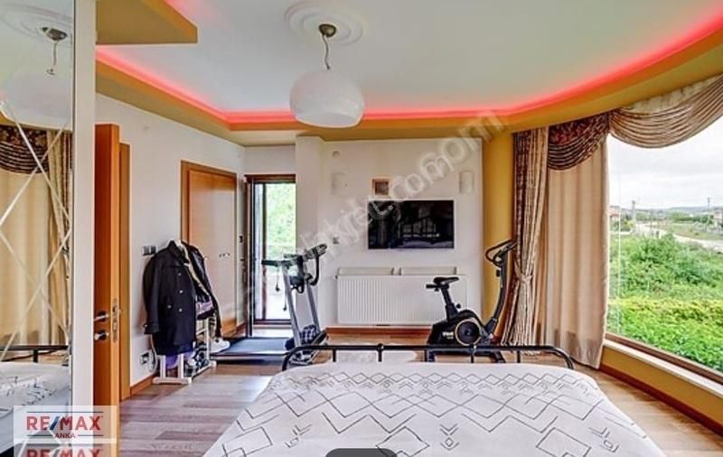 Remax Anka'dan Şile Çavuş 500m2 Arsa İçerisinde Satılık Villa - Görsel 10