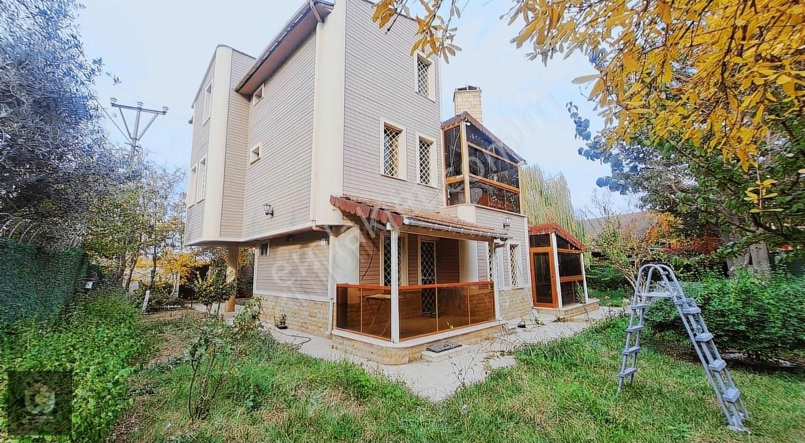 Marmaraereğlisi Dereağzı Satılık Villa Şimşek'ten Satılık Villa 700 Metre Arsa İçerisinde 5+1 Müstakil