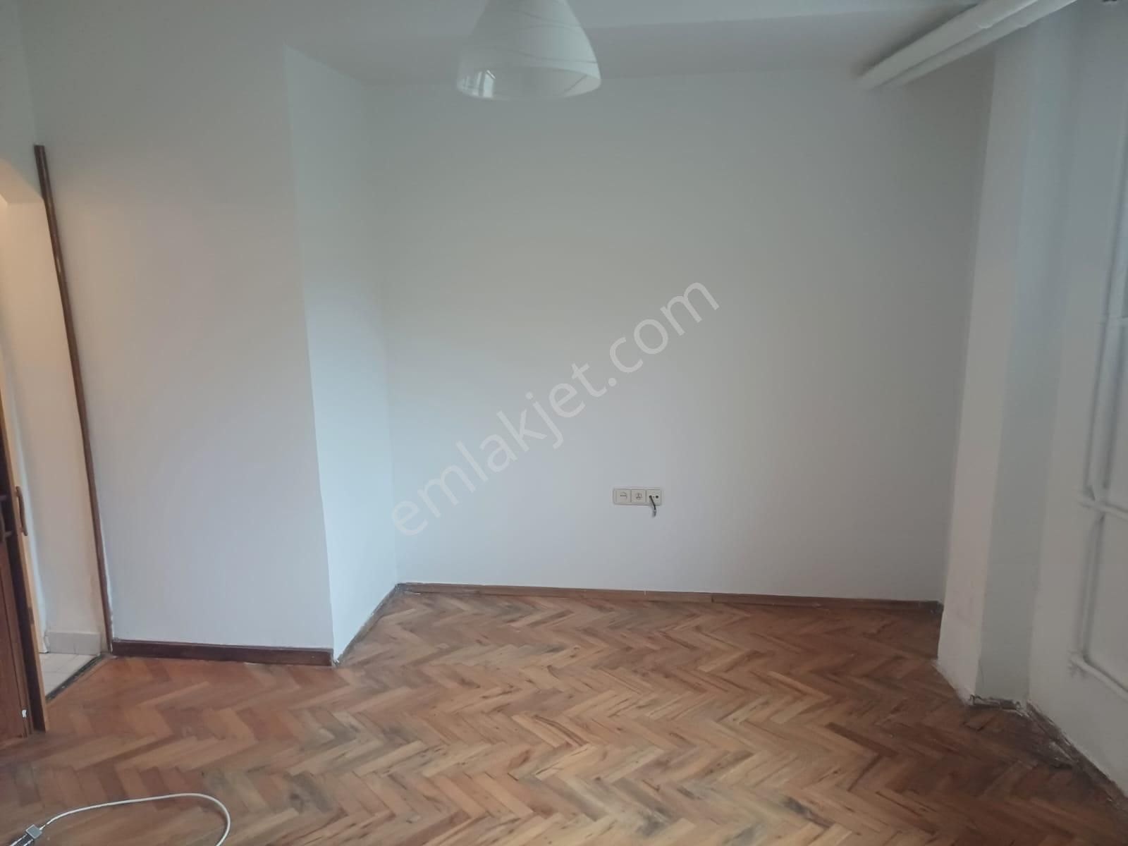 Çankaya Kazım Özalp Kiralık Daire Gop Filistin Caddesine Yakın Otoparklı Yarım Kot Da 2+1 Bakımlı Kiralık Daire