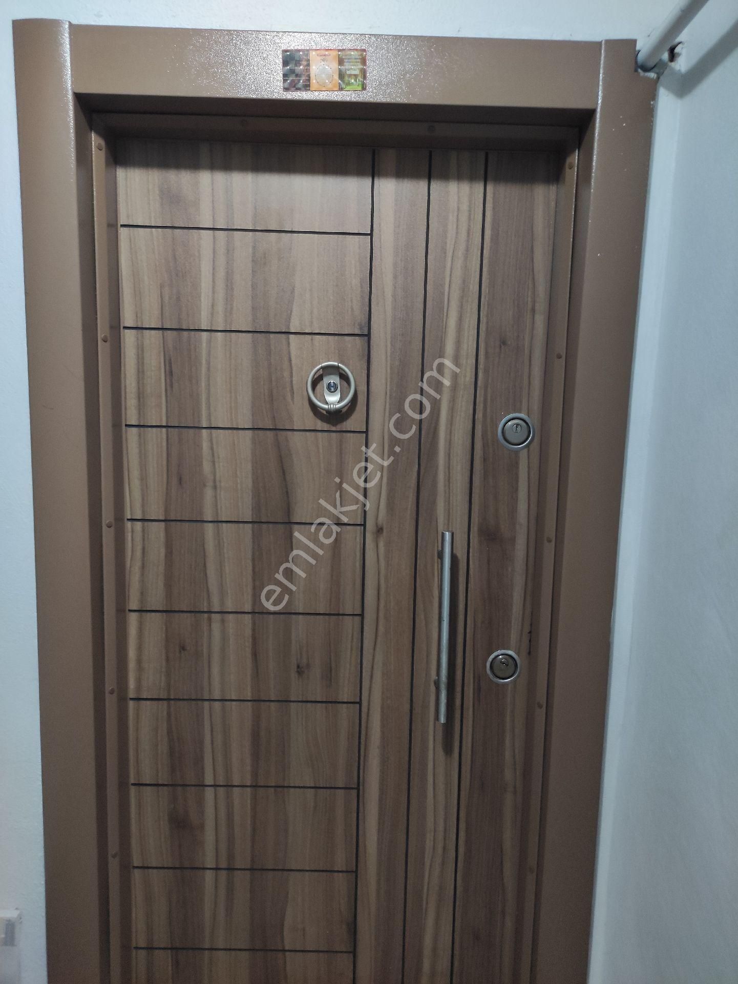 Büyükçekmece Ulus Kiralık Daire Büyükçekmece Tepecik Ulus Mahallesinde Kiralık 2+1 Kombili Petekli Daire